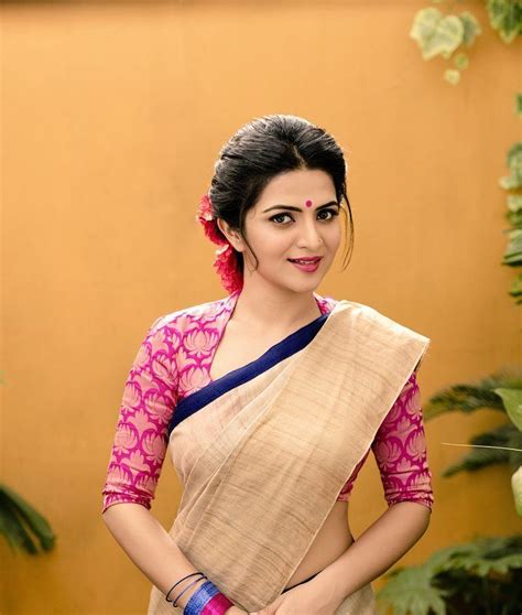 Divya dharshini - Popular Tamil television host and actress Dhivyadharshini, best known among fans as DD, recently took part in a special fans festival organized by Galatta …